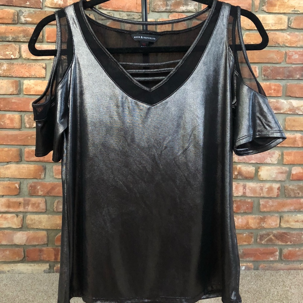 Fun Metallic Top 🌸🌼🌺